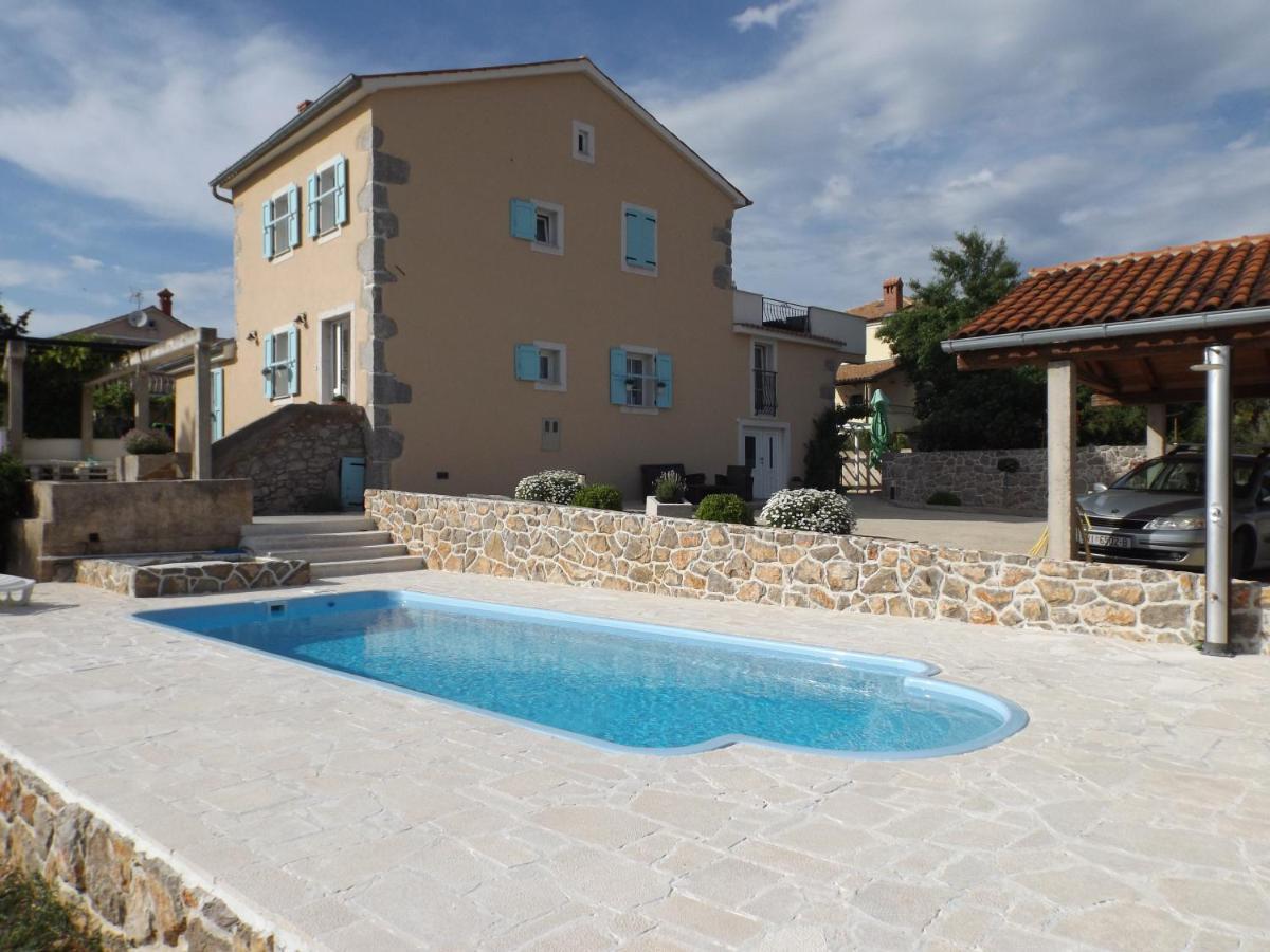 Apartment Katalin Kornić Екстериор снимка