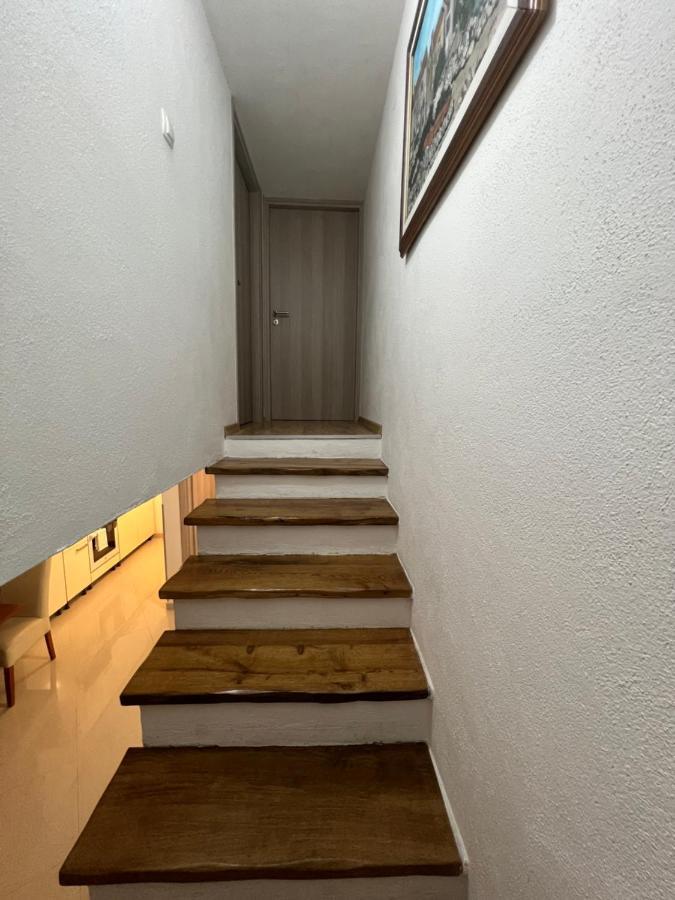 Apartment Katalin Kornić Екстериор снимка