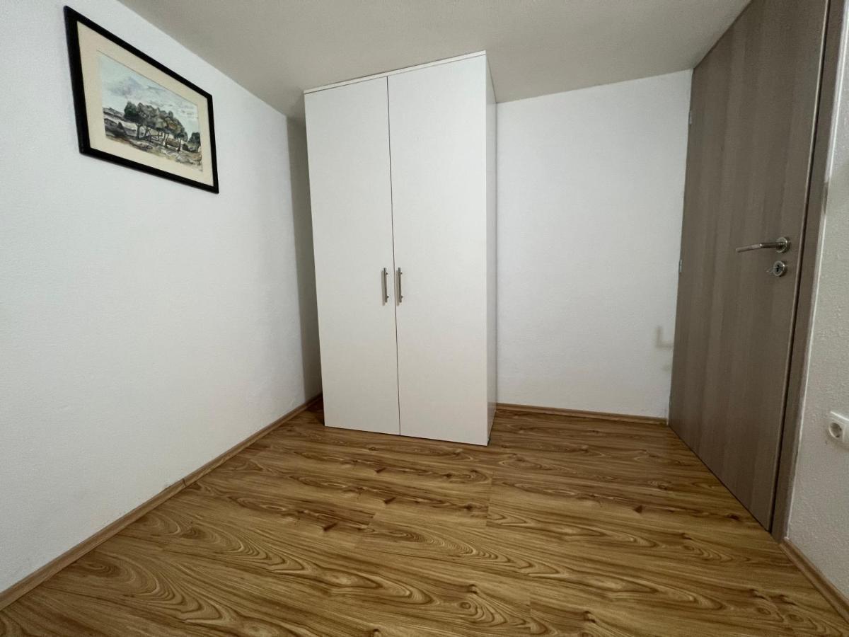 Apartment Katalin Kornić Екстериор снимка