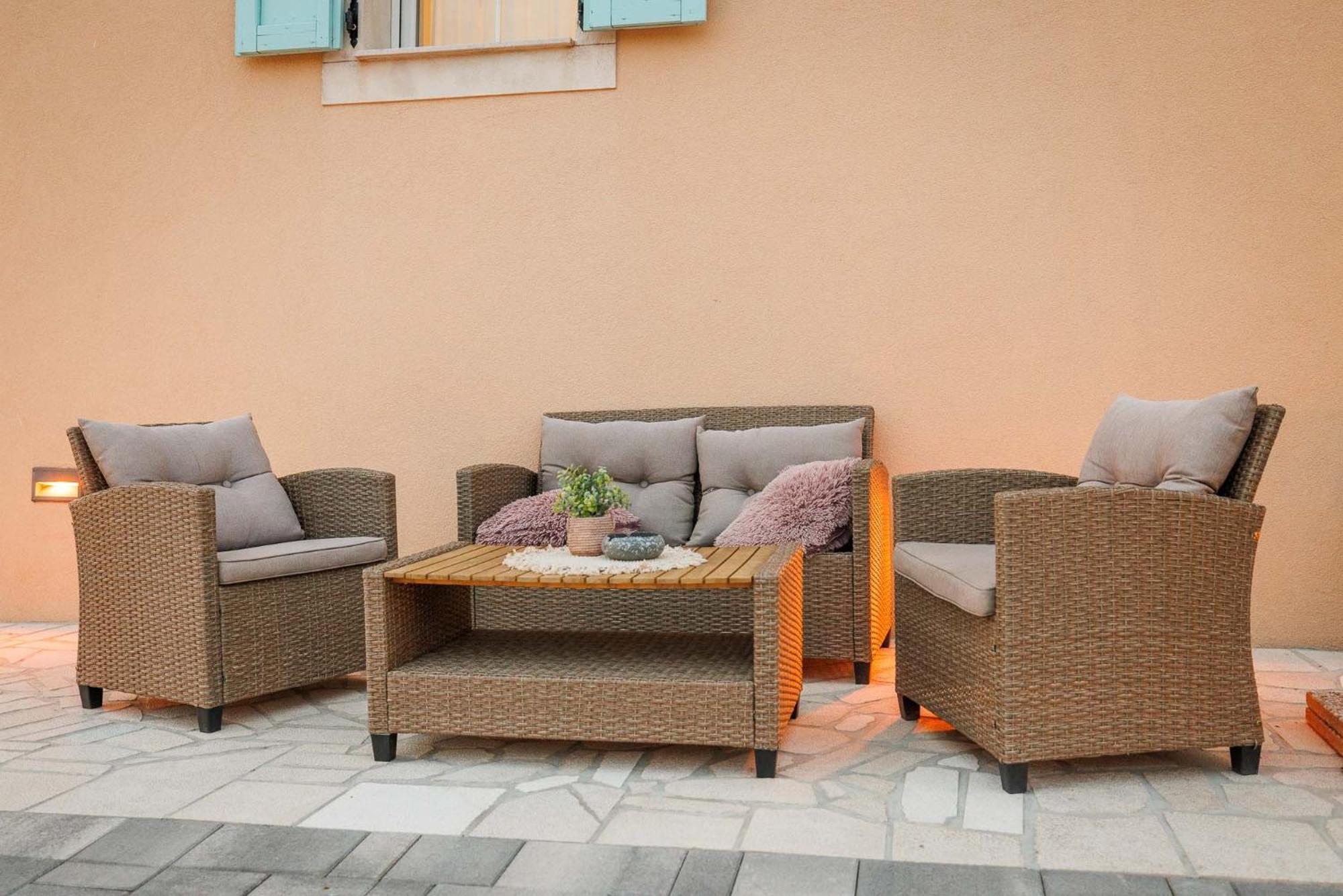 Apartment Katalin Kornić Екстериор снимка