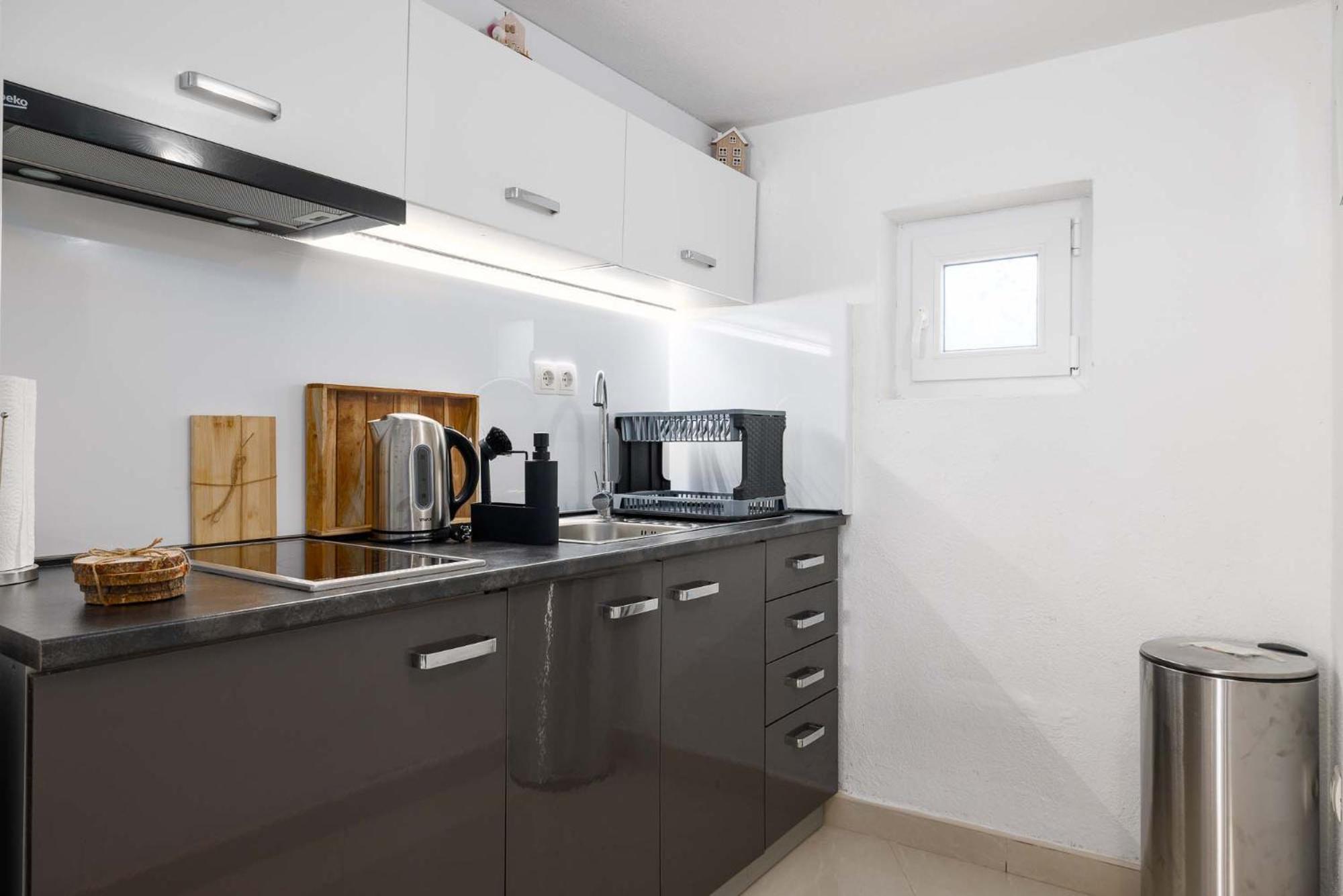 Apartment Katalin Kornić Екстериор снимка