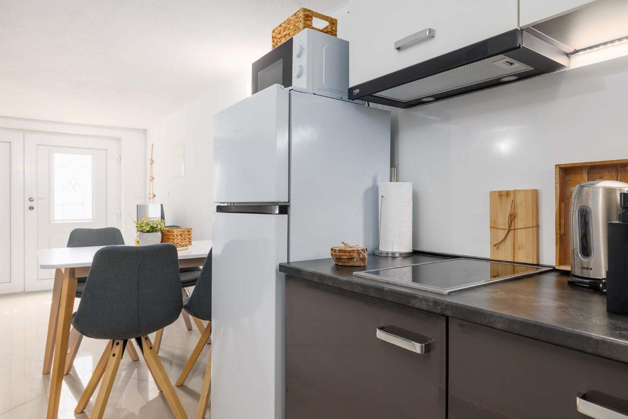 Apartment Katalin Kornić Екстериор снимка
